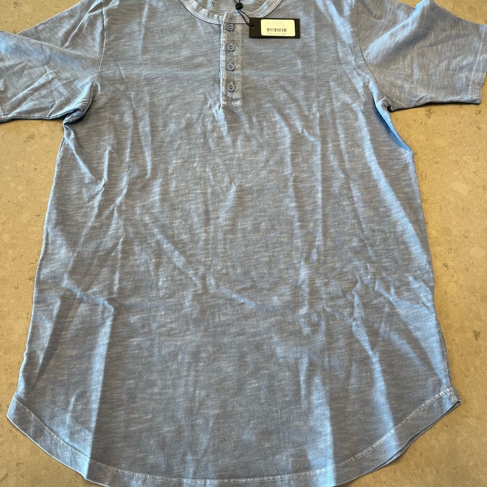 Men’s GOODLIFE Sunfaded Scallop Henley